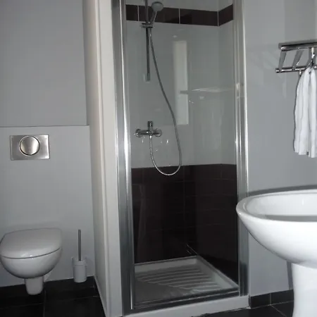 Hotel Cafe De L'avenir 2*