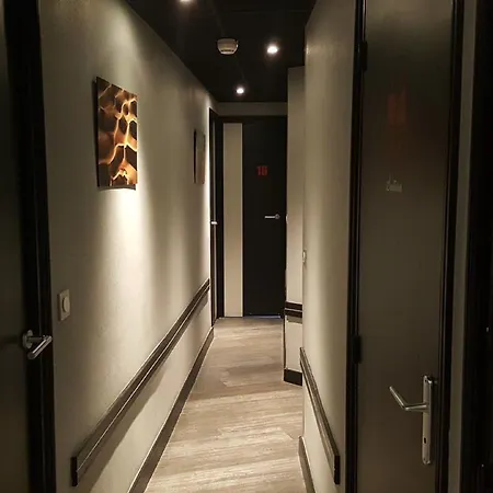 Cafe De L'avenir Hotel