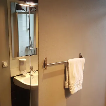 Cafe De L'avenir Hotel Saint-Ouen (Seine-Saint-Denis)