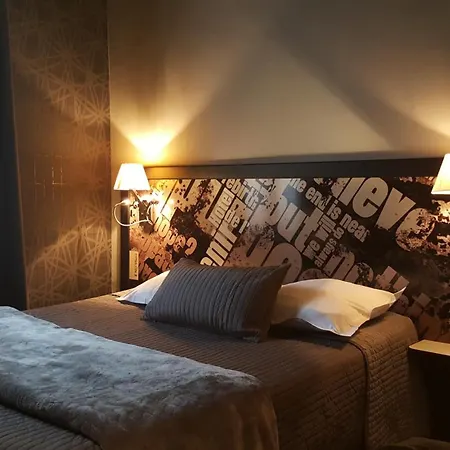 Cafe De L'avenir Szálloda 2*